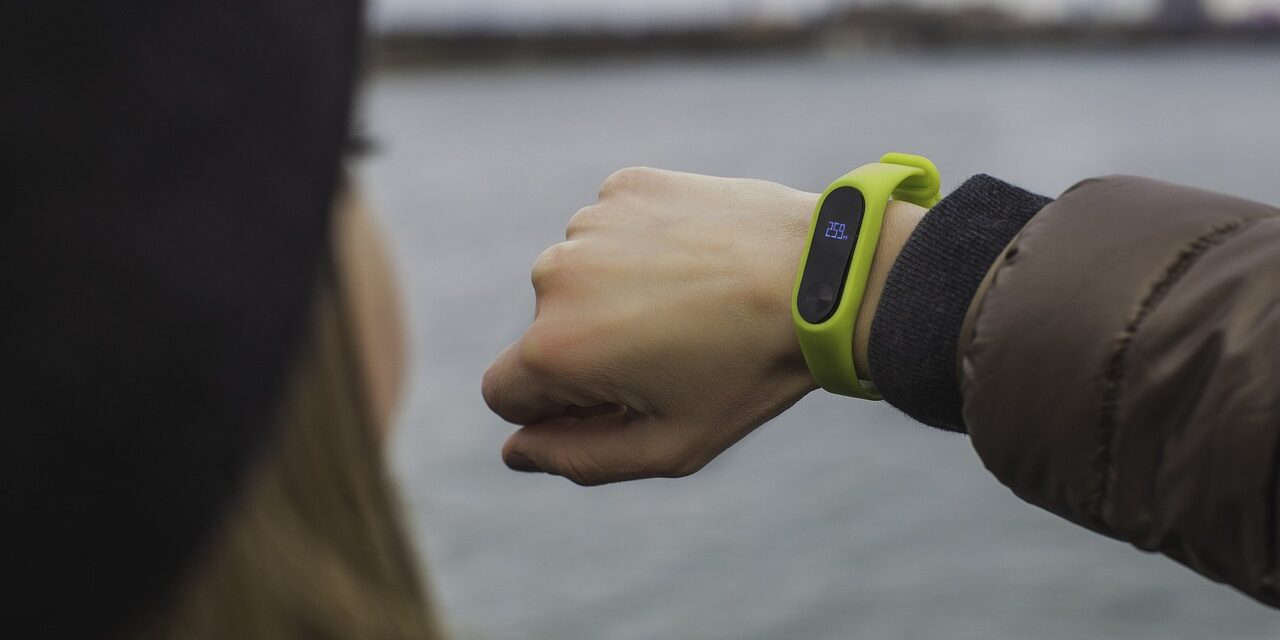 Fitness Trackers for Seniors: Embracing Technology for a Healthier Tomorrow