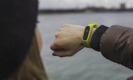 Fitness Trackers for Seniors: Embracing Technology for a Healthier Tomorrow